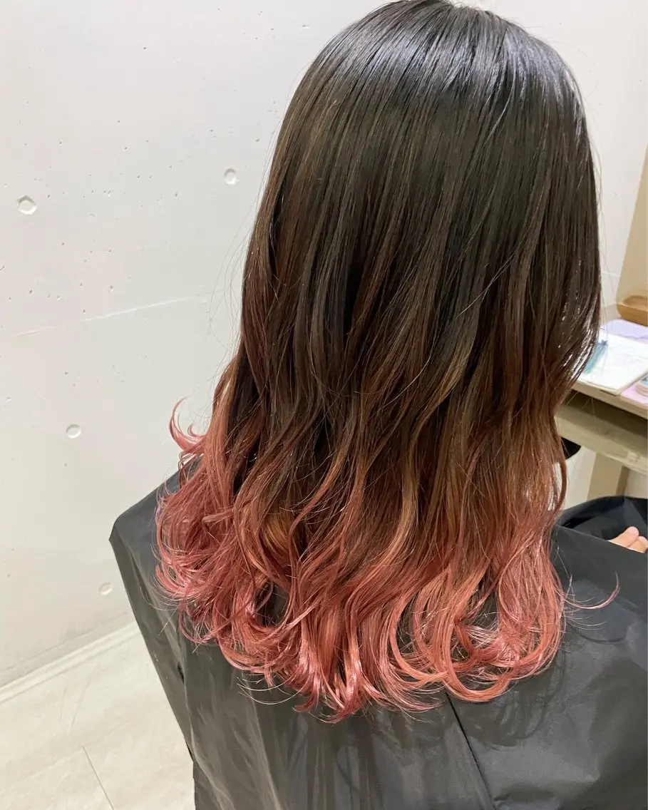 人気のグラデーションカラー💫(ケアブリーチ込み)+カット✂️の写真