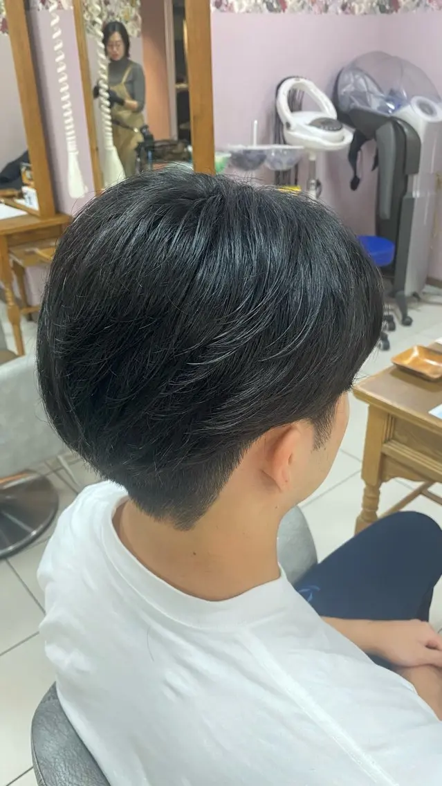 パーマ メンズ 黒田 海紘のヘアスタイル