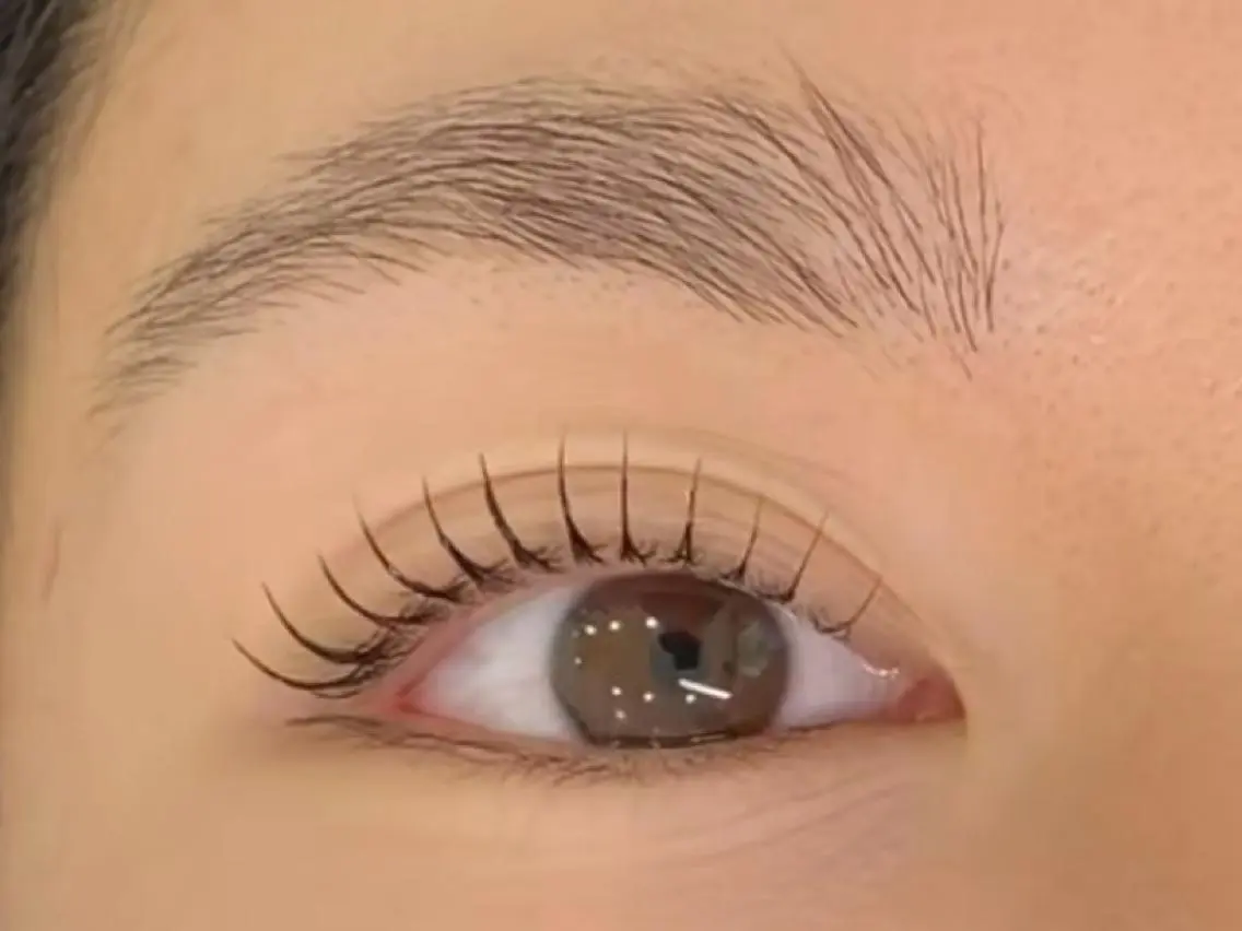 マツエク・マツパ 束感まつ毛 カラーマツエク フラットラッシュ パリジェンヌラッシュリフト まつげパーマ マツパ ⭐️ 🩵CHIE⭐︎のマツエク・マツパデザイン