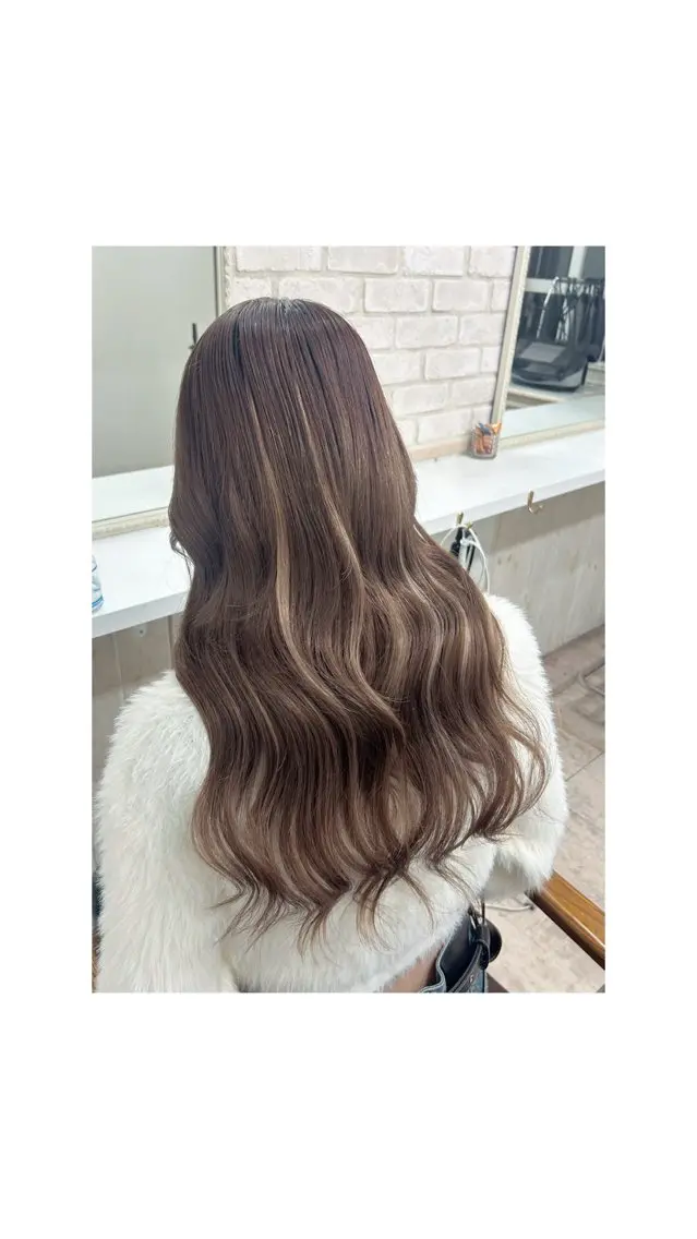 ロング エクステ ハイライト てるい かほのヘアスタイル