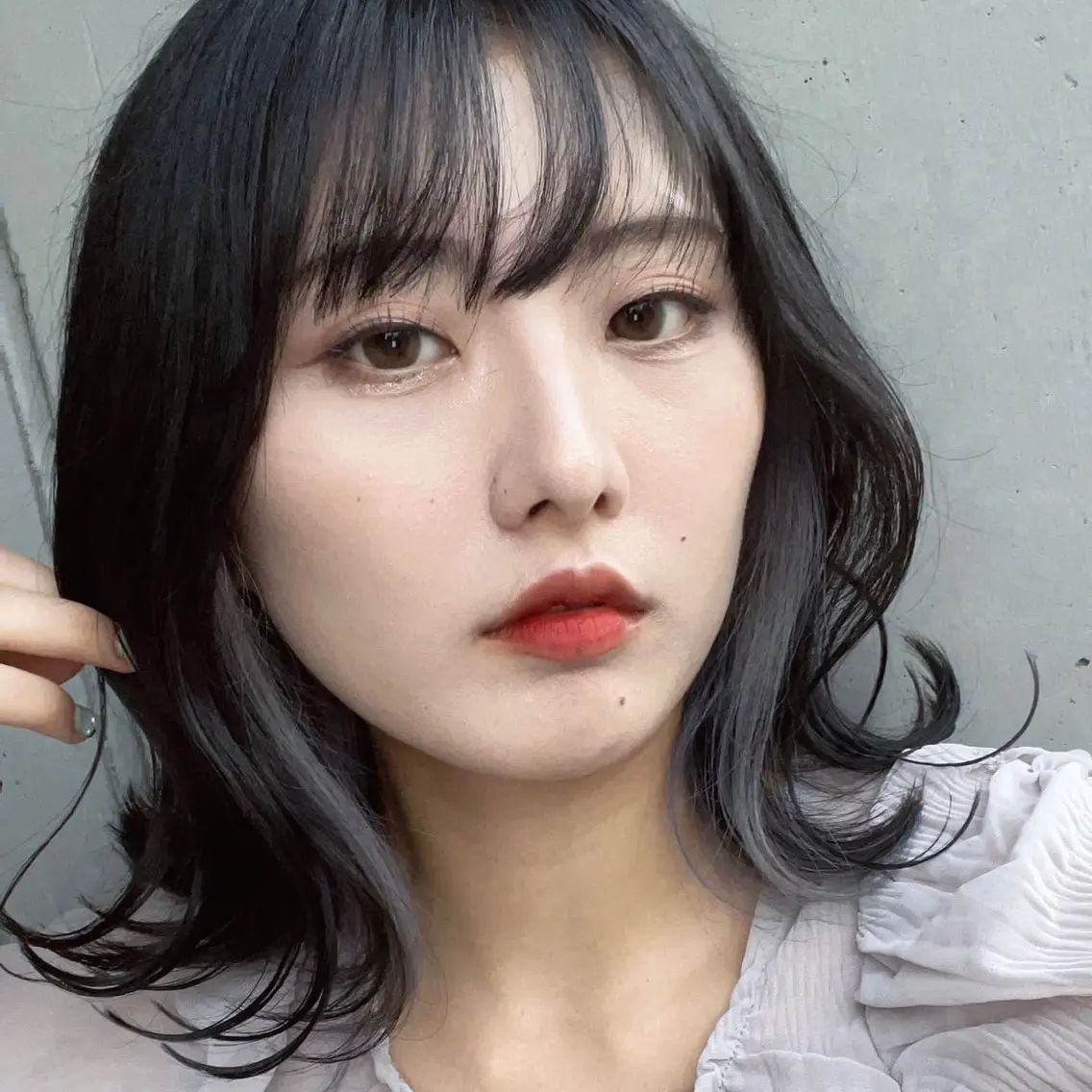ミディアム カラー 黒髪 ブルーカラー ブルーブラック インナーカラー カット ヘアカラー 💜推しインナー カラー/菊池柊真💜のヘアスタイル