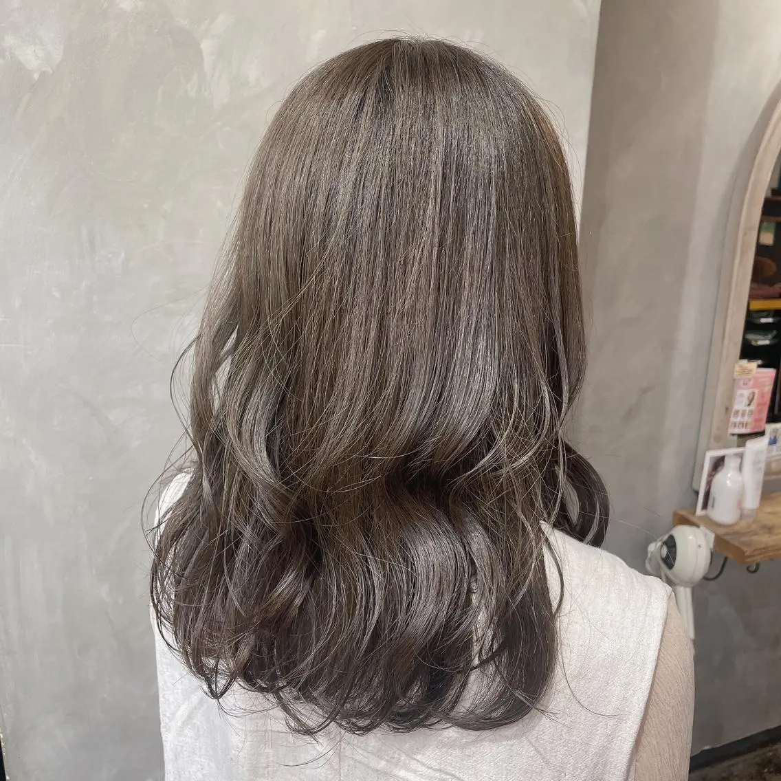 セミロング カラー 梅田美容室 山崎海波のヘアスタイル
