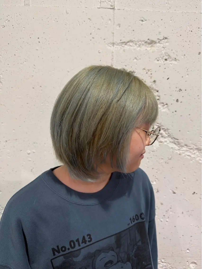 ショート カラー ブリーチ ボブ ウルフカット カット ヘアカラー 中居 蒼士のヘアスタイル
