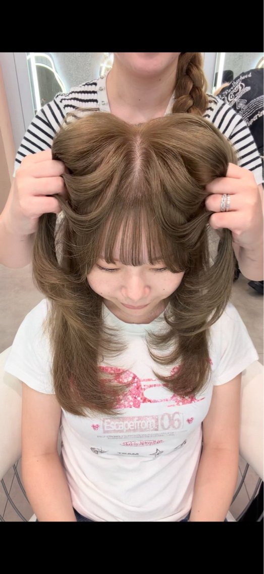 ミディアム カラー ヘアアレンジ ミディアムレイヤー ベージュカラー ブリーチ 透明感カラー ダブルカラー カット ヘアカラー トリートメント ヘアセット 縮毛矯正ブリーチなし 🍒❤ゆうきのヘアスタイル