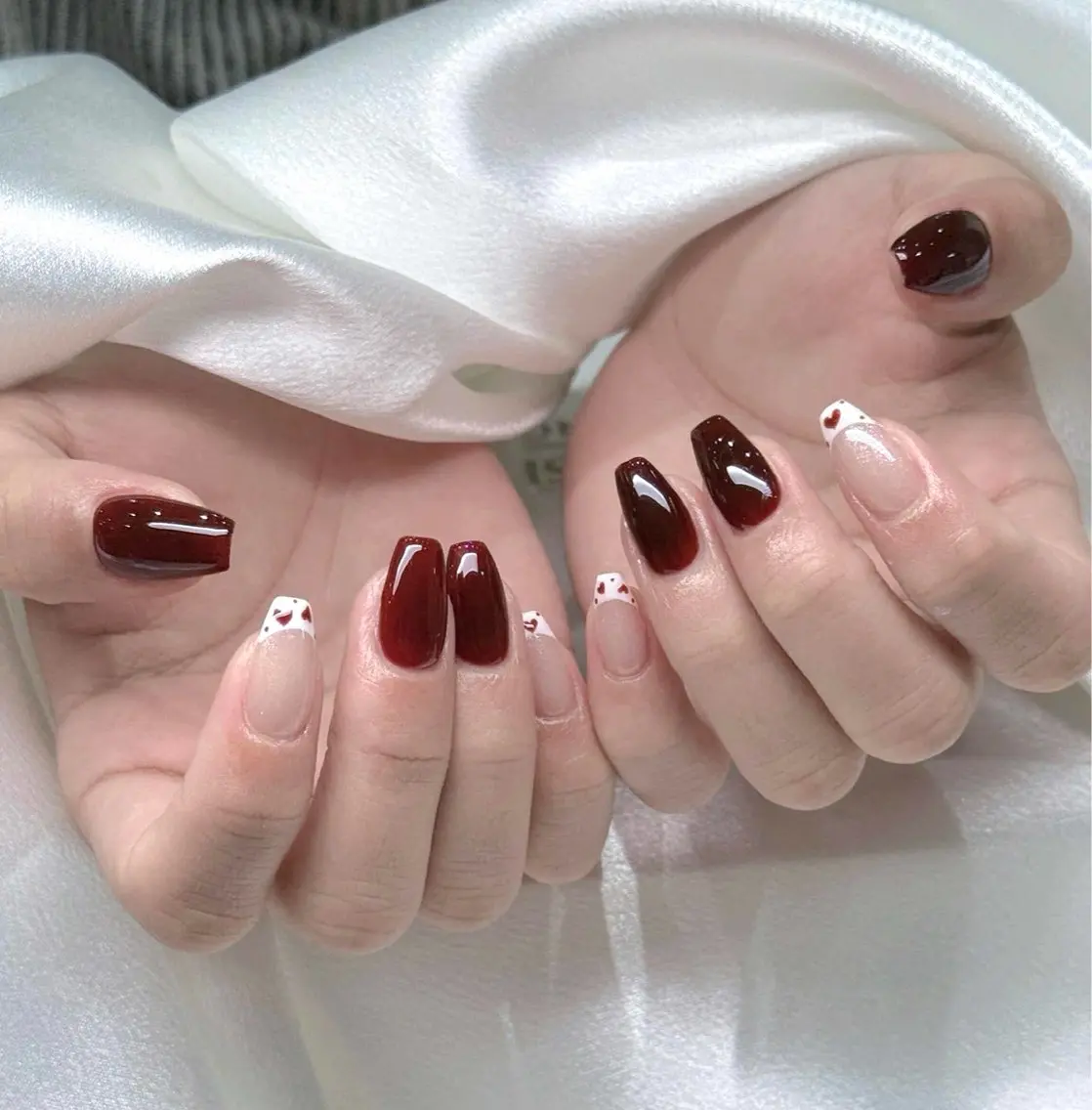 ネイル オーロラネイル ブルー チークネイル 長さ出し フットネイル ハンドネイル NAILS168 池袋西口駅前店のネイルデザイン