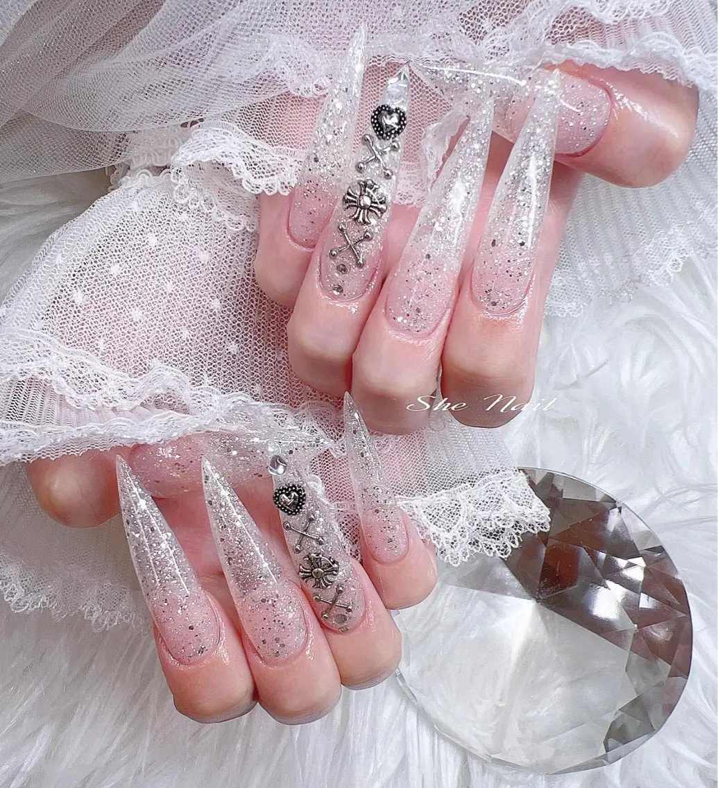 ネイル チークネイル 長さ出し フレンチネイル ガラスフレンチ キラキラネイル ISA_ BELLAのネイルデザイン