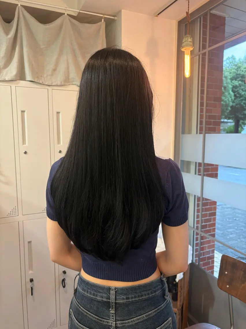 ロング カラー 黒髪 ブルーカラー ブルーブラック ERII /伏見 カットモデル募集中!のヘアスタイル