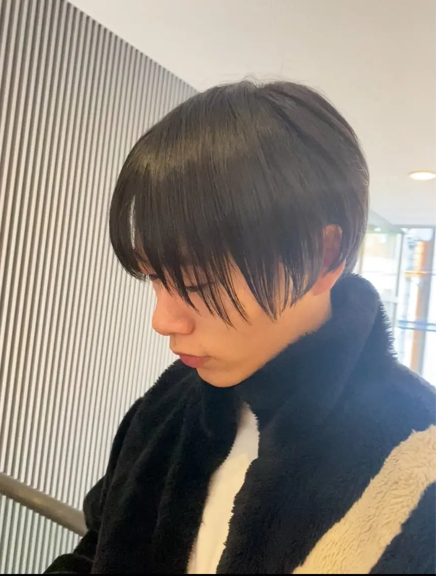 ミディアム 顔周りカット 下方 研人のヘアスタイル