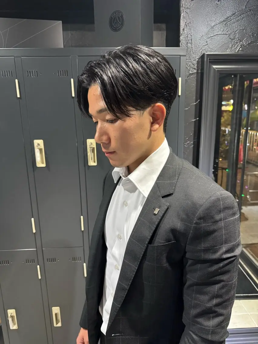 ショート メンズ センターパート カット トリートメント ヘアセット メンズ専門 美容師✨ アメ村 堀江颯瑛のヘアスタイル