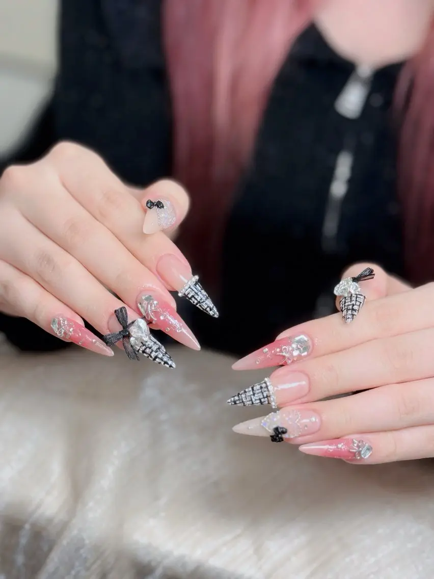 ネイル ジェルネイル 韓国ネイル マグネットネイル ネイルチップ 冬ネイル Lenie Nail Salonのネイルデザイン
