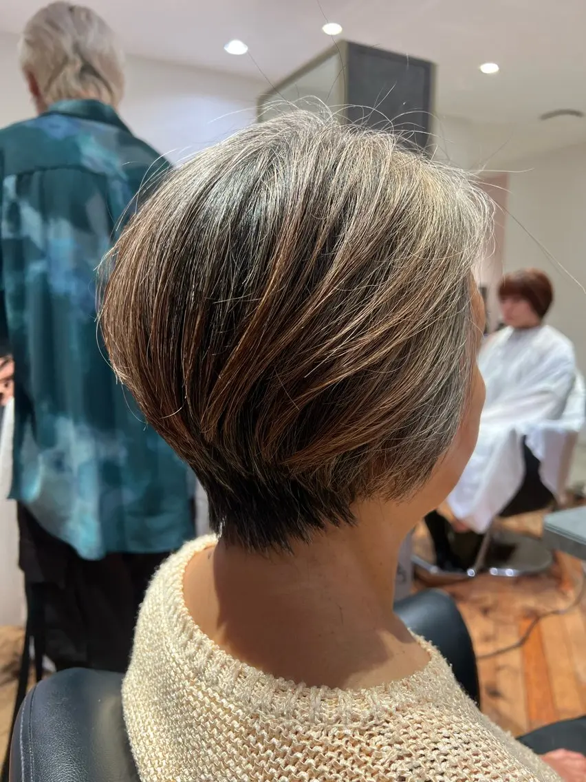 ショート 村中 逸紀のヘアスタイル