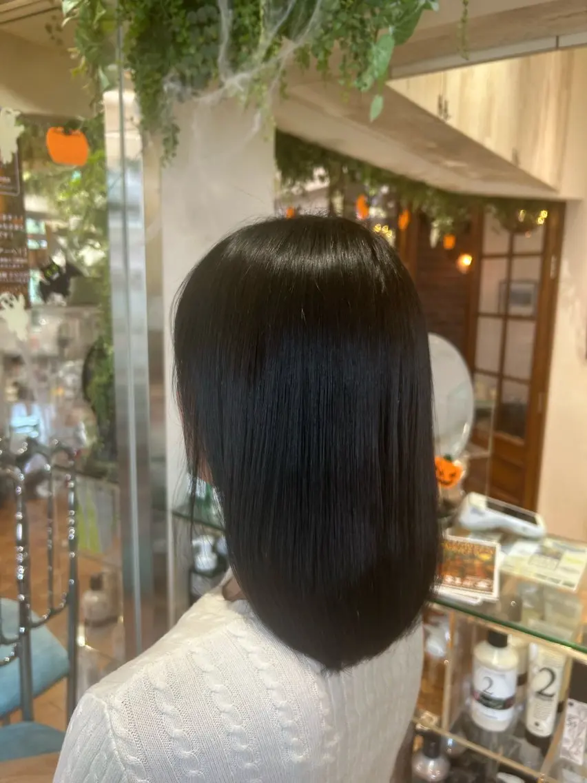 セミロング 縮毛矯正 ツヤ髪💫髪質改善 透明感カラー仁平創太のヘアスタイル