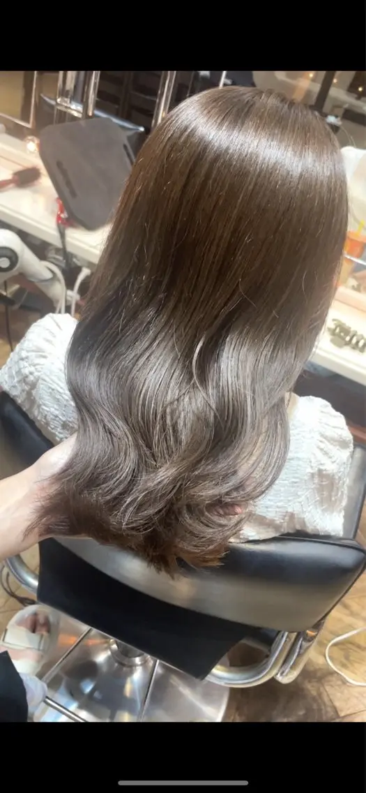 ロング カラー ベージュカラー ブリーチ 透明感カラー グレージュ ブリーチなしカラー カット ヘアカラー トリートメント ご新規様限定 透明感カラーKANAのヘアスタイル