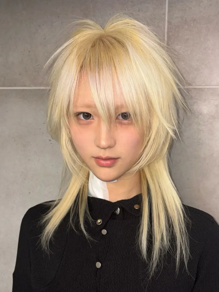 セミロング カラー ブリーチ 抜きっぱなしブロンド ブロンド ハイトーンカラー ホワイトブロンド ヘアカラー トリートメント ヘアセット THE./ブリーチ /ハイトーン特化のヘアスタイル
