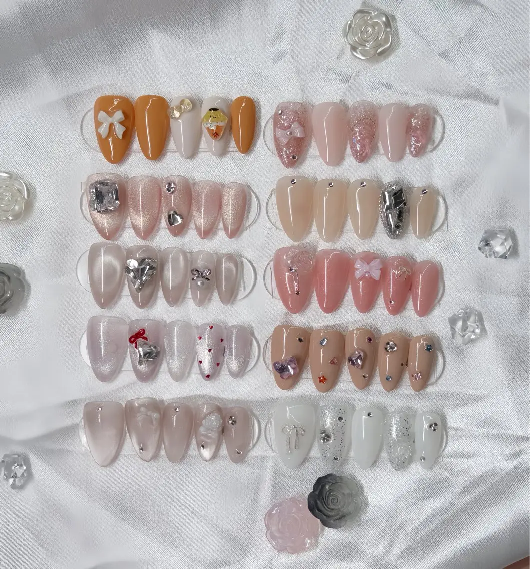 ネイル オーロラネイル チークネイル フットネイル フレンチネイル ジェルネイル ハンドネイル Havi Nailsのネイルデザイン
