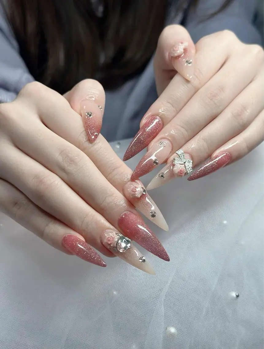 ネイル オーロラネイル フレンチネイル ジェルネイル ハロウィン キラキラネイル H.baby Nail Salonのネイルデザイン