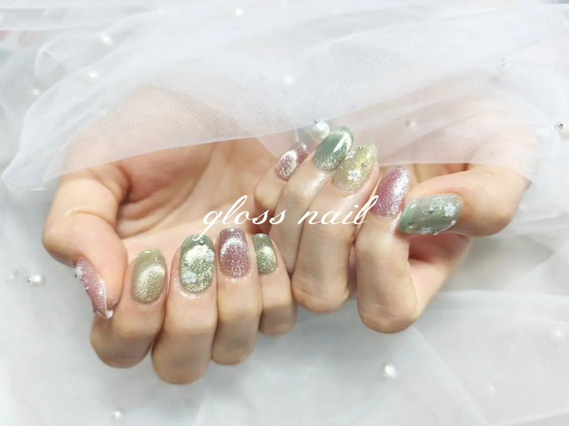 ネイル アヤカ☘️Gloss nailのネイルデザイン