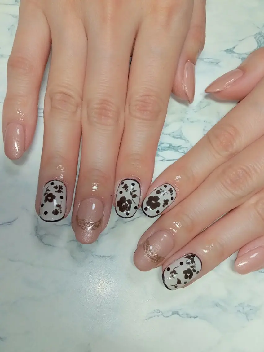 ネイル アートネイル ドット フラワーネイル ジェルネイル キラキラネイル ハンドネイル flure de neige yukiのネイルデザイン