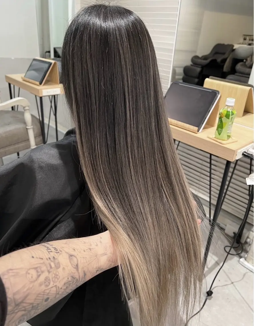 ロング カラー バレイヤージュ ベージュカラー ホワイトベージュ レイヤーカット 指名数No.1 /NAOYAのヘアスタイル