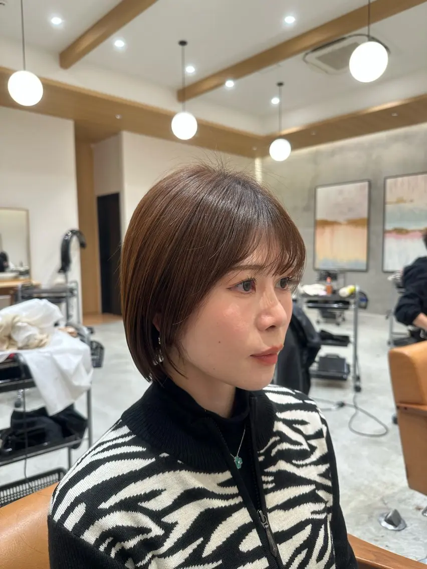 ミディアム 切りっぱなしボブ ボブ 出口 凜乃介のヘアスタイル