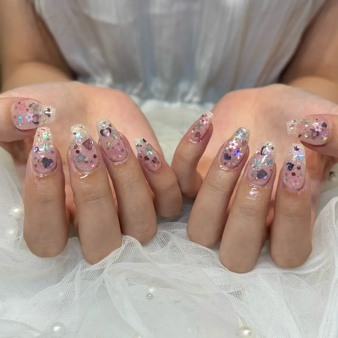 ネイル ホログラムネイル キラキラネイル ピンク ハンドネイル 荒巻 めいのネイルデザイン