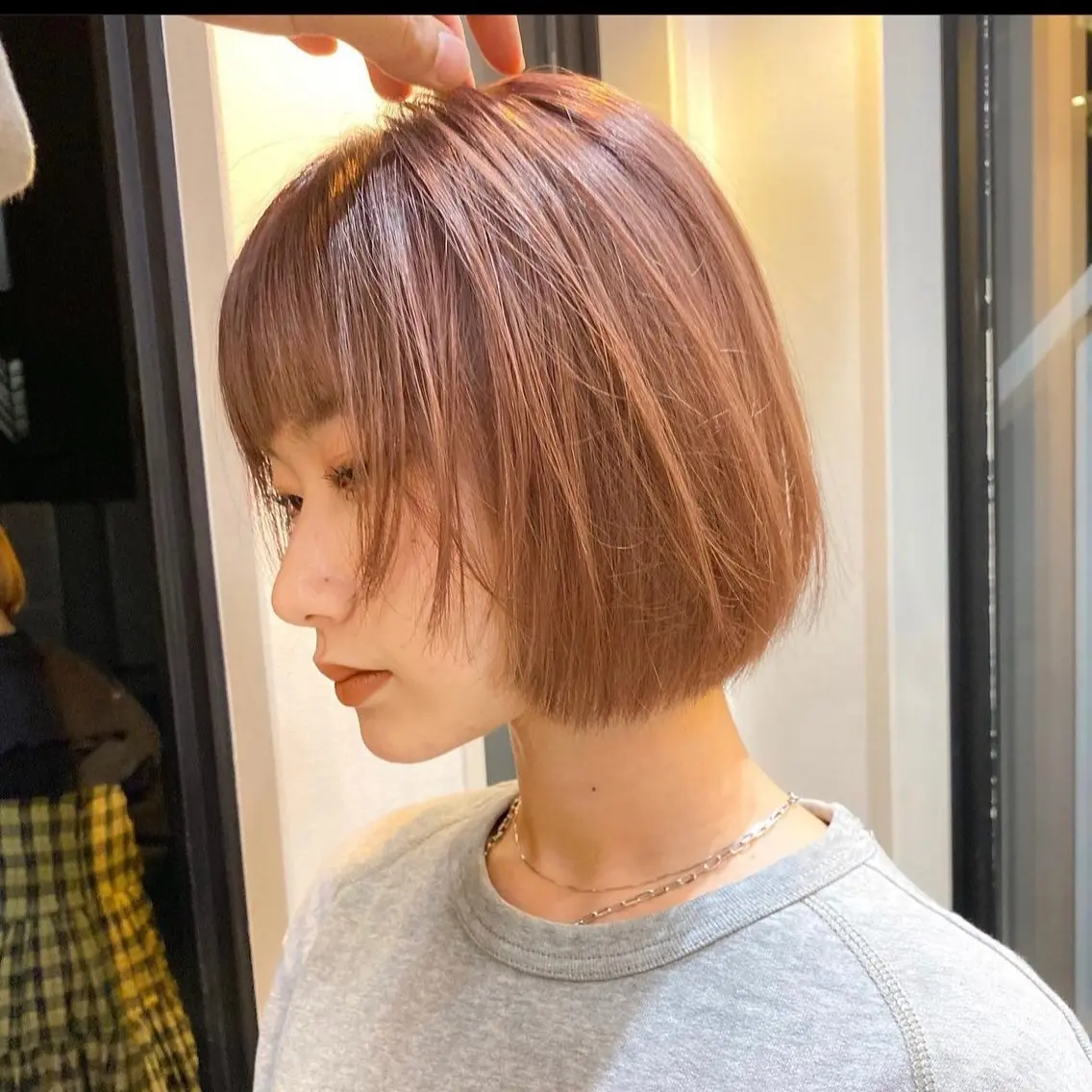 ショート カラー 顔まわりレイヤー レイヤーカット ブロンド/ブリーチ 【SITY.】のヘアスタイル