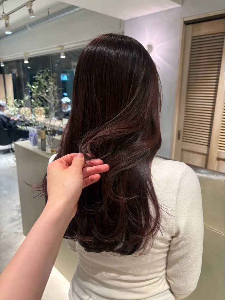 セミロング ヘアカラー 本荘 波音のヘアスタイル