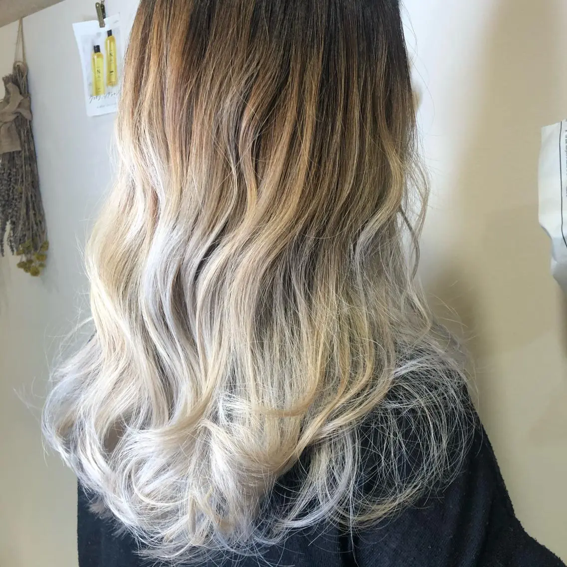 ロング カラー ヘアカラー トリートメント 松佐 ゆかりのヘアスタイル