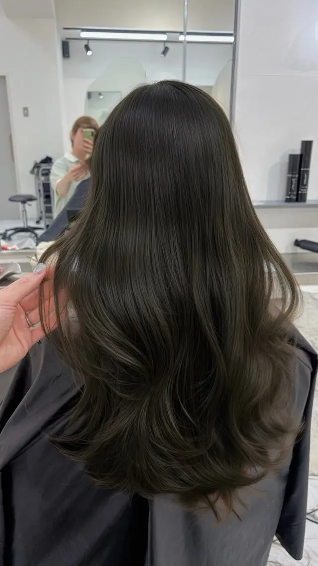 セミロング カラー パーマ ベージュカラー ブリーチ 透明感カラー ダブルカラー グレージュ カット ヘアカラー トリートメント TOMO/ブリーチ 無しオリーブのヘアスタイル