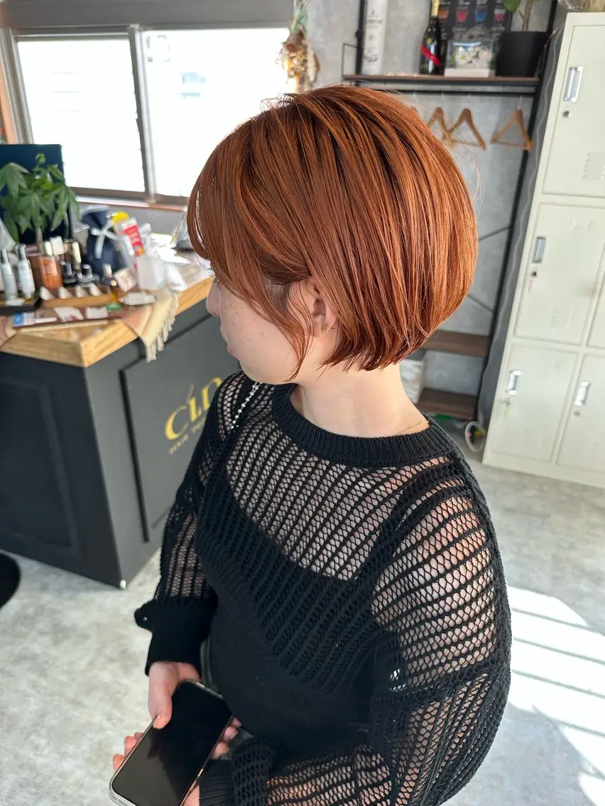 ショート 切りっぱなしボブ ショートボブ ハンサムショート 丸みショート ボブ カット ヘアカラー トリートメント モテ髪/ボブ/ショー ト/アダチフウトのヘアスタイル