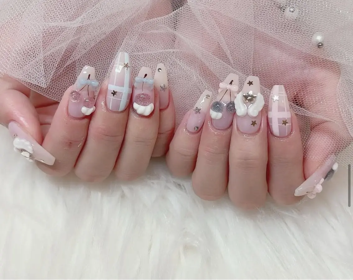 ネイル アートネイル フレンチネイル ジェルネイル キラキラネイル ニュアンスネイル ハンドネイル Ryu Nail NekoChanのネイルデザイン
