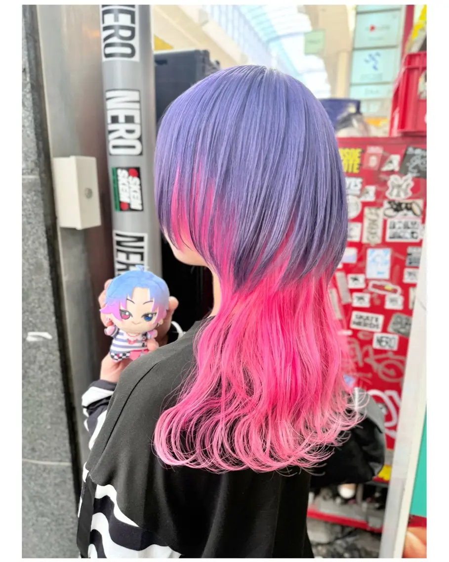 ミディアム カラー ウルフカット ヘアカラー TSUNO🦖 派手髪/オタク美容師のヘアスタイル
