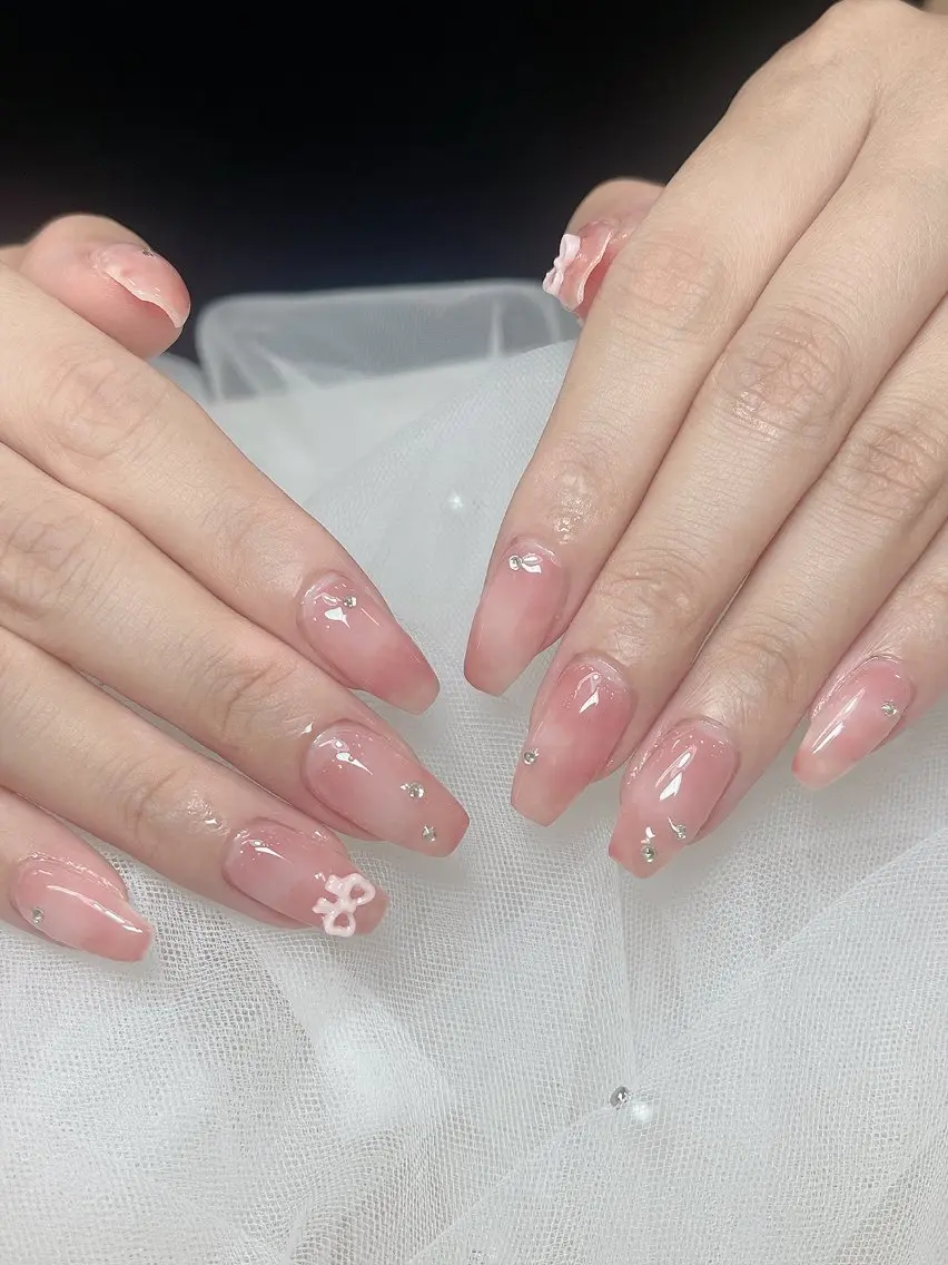 ネイル チークネイル フレンチネイル グラデーション 氷ネイル・うるうるネイル キラキラネイル ハンドネイル DUO   MI nail salonのネイルデザイン