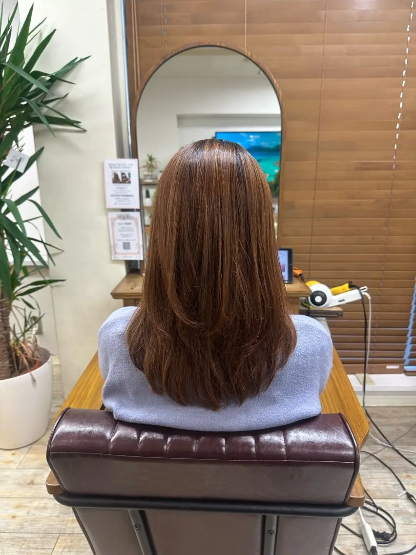 セミロング セミロングパーマ ハイライト 髪質改善 レイヤーカット 縮毛矯正 縮毛矯正 トリートメント 髪質改善個室サロン' 白髪ぼかし・縮毛矯正のヘアスタイル