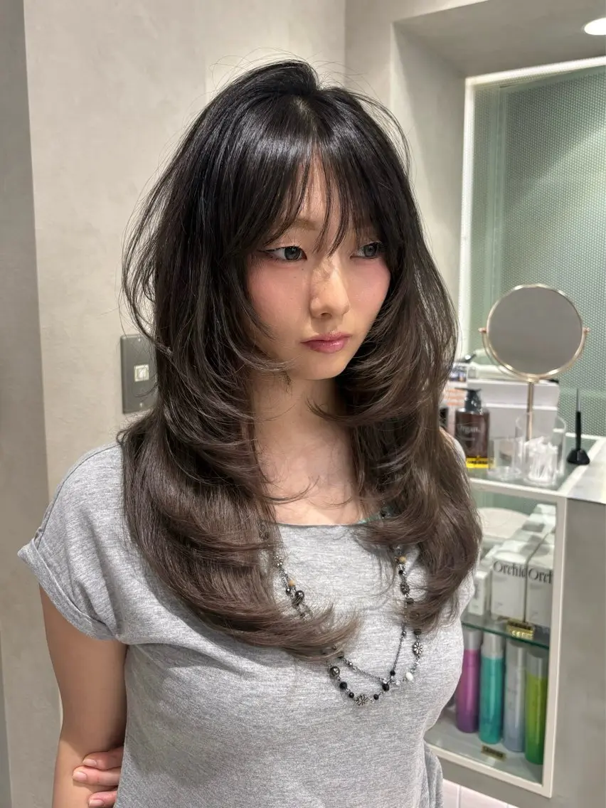 セミロング ハッシュカット ハイレイヤー レイヤーカット カット Yuta✂︎ 韓国レイヤー🪽のヘアスタイル