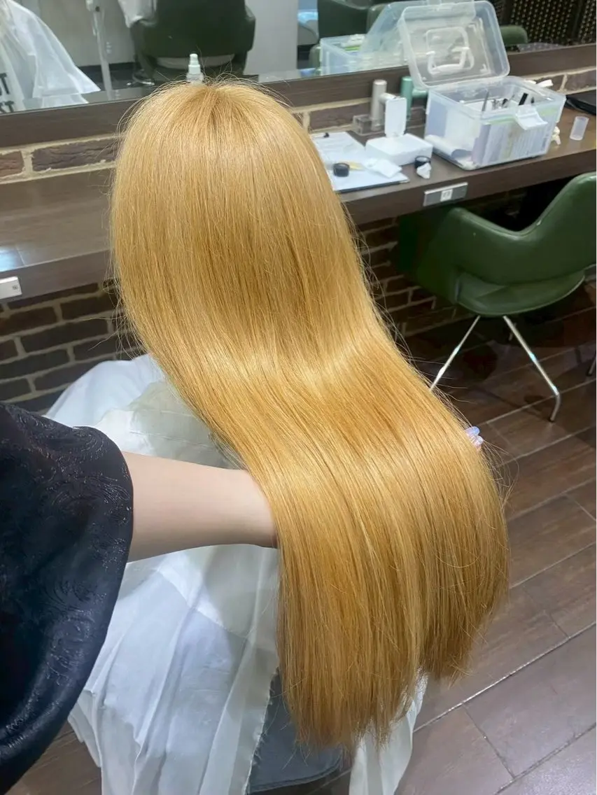 ロング カラー ヘアカラー 艶カラー/髪質改善/ ネイル🦋 レア🦋のヘアスタイル