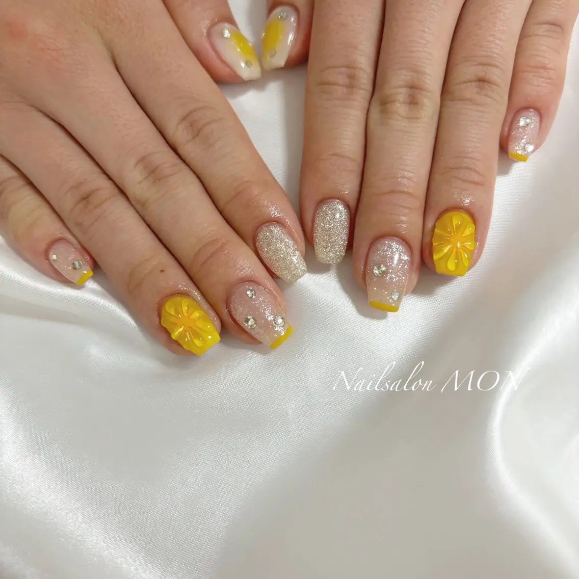 ネイル ストーンネイル ハンドネイル Nailsalon MONのネイルデザイン
