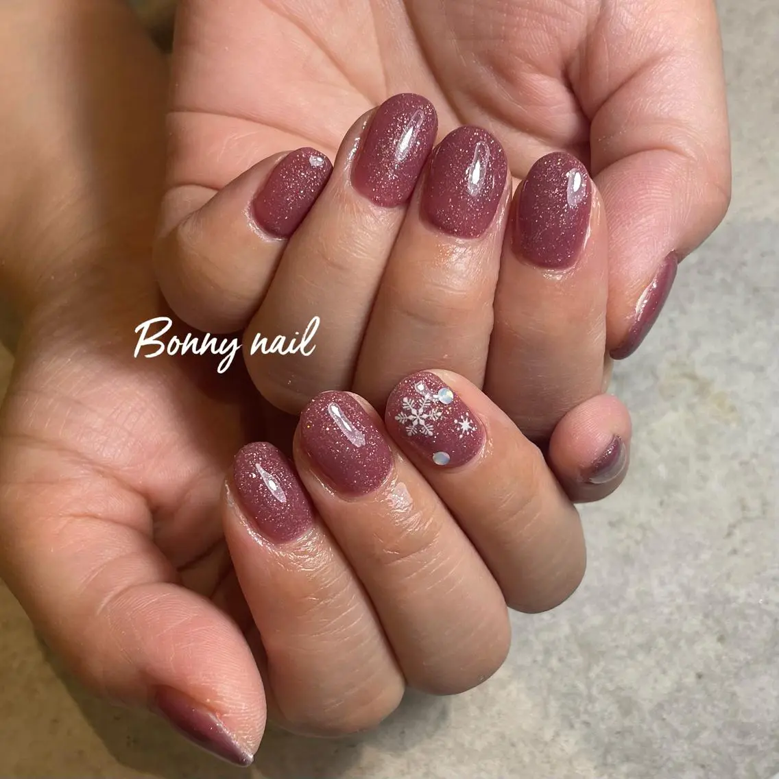 ショート ネイル 冬ネイル ハンドネイル BONNY NAIL 【えみか】のネイルデザイン