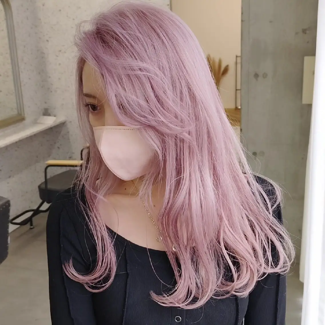 セミロング カラー ピンクカラー ホワイトピンク 髪質改善.縮毛矯正 ×韓国ヘアyukiのヘアスタイル
