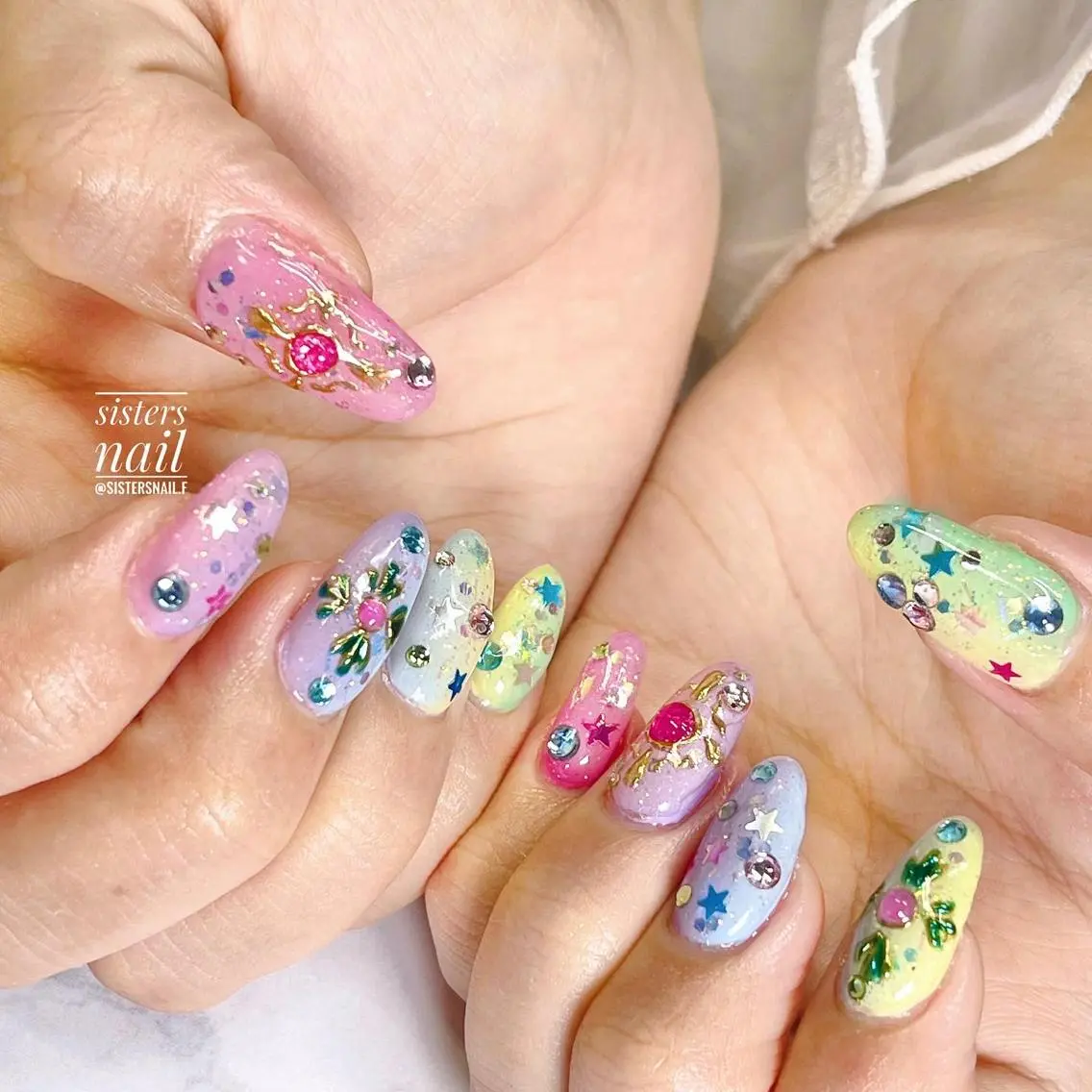 ネイル アートネイル グラデーション キラキラネイル 夏ネイル sisters nail.fのネイルデザイン