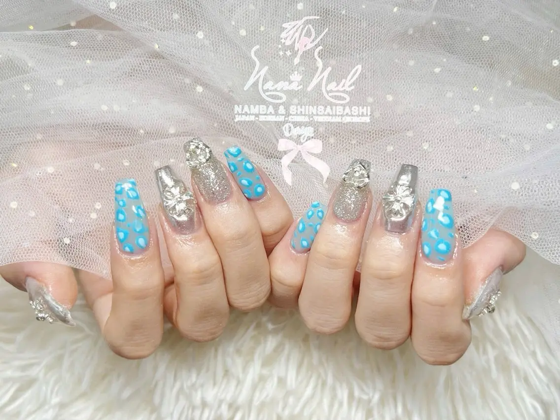 セミロング ハンドネイル Linanail Nambaのマツエク・マツパデザイン
