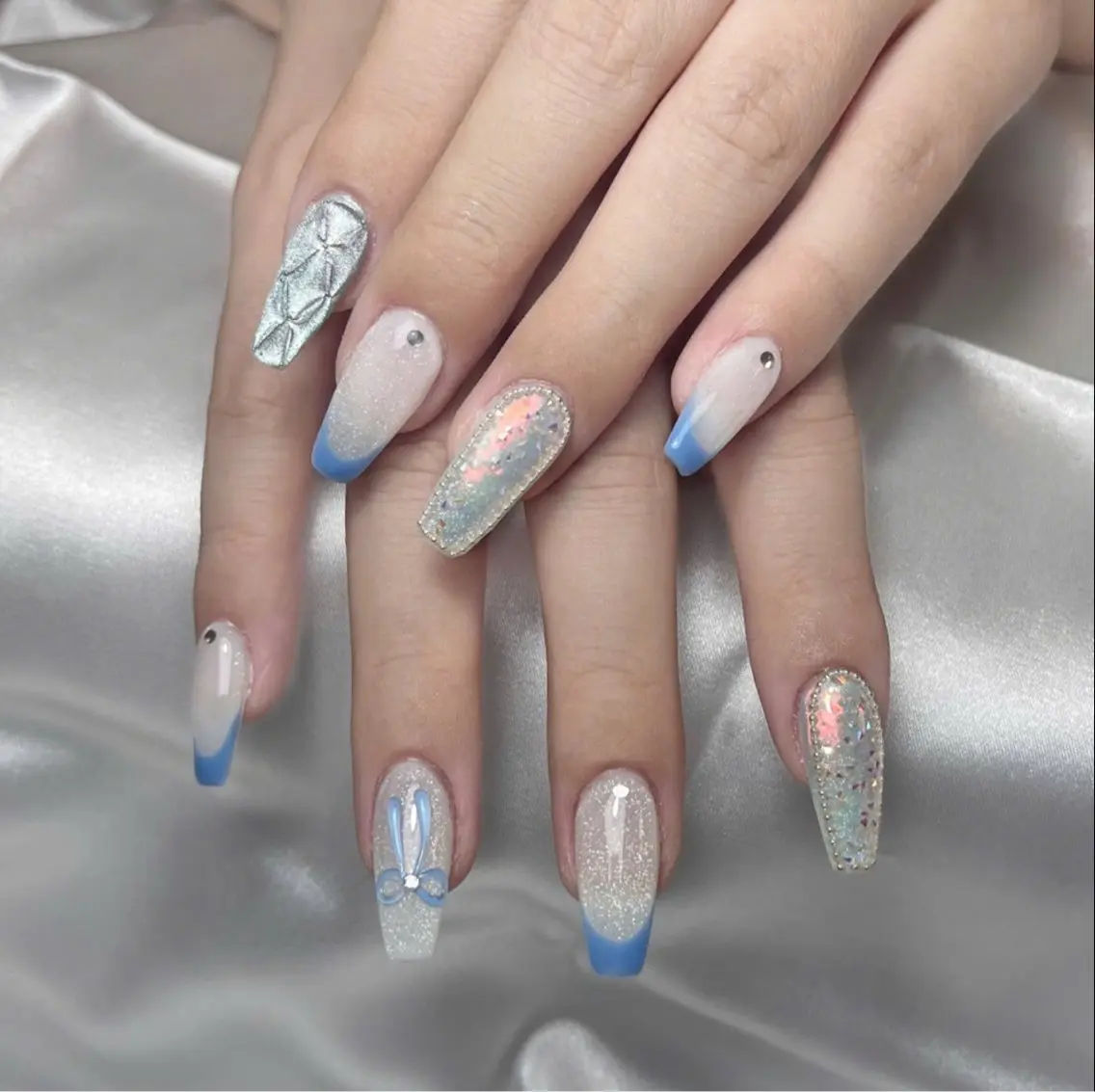 ネイル フレンチネイル キラキラネイル マグネットネイル ミラーネイル ニュアンスネイル ハンドネイル Tira Nailのネイルデザイン