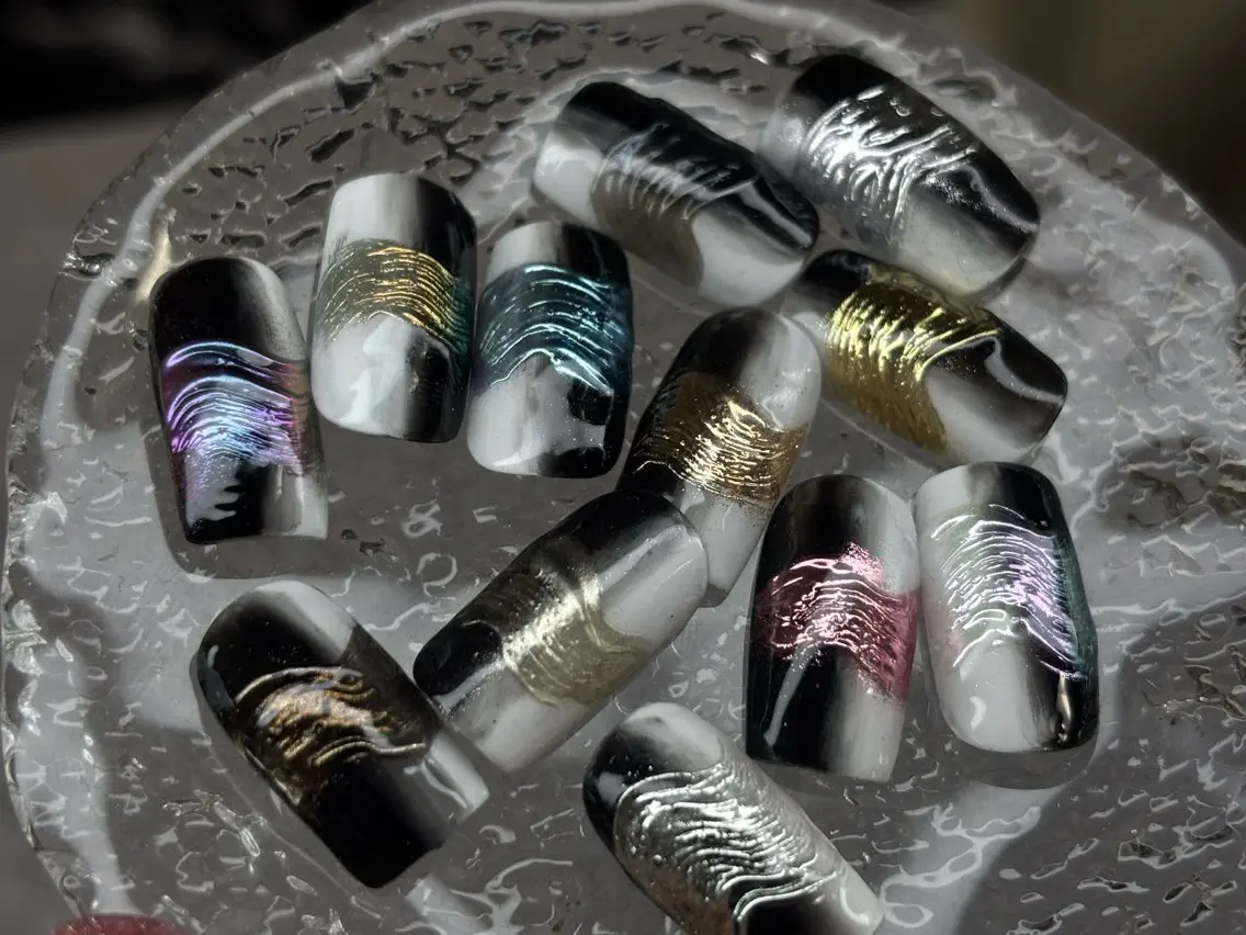 ネイル ミラーネイル nailpark_ MITSUMEのネイルデザイン