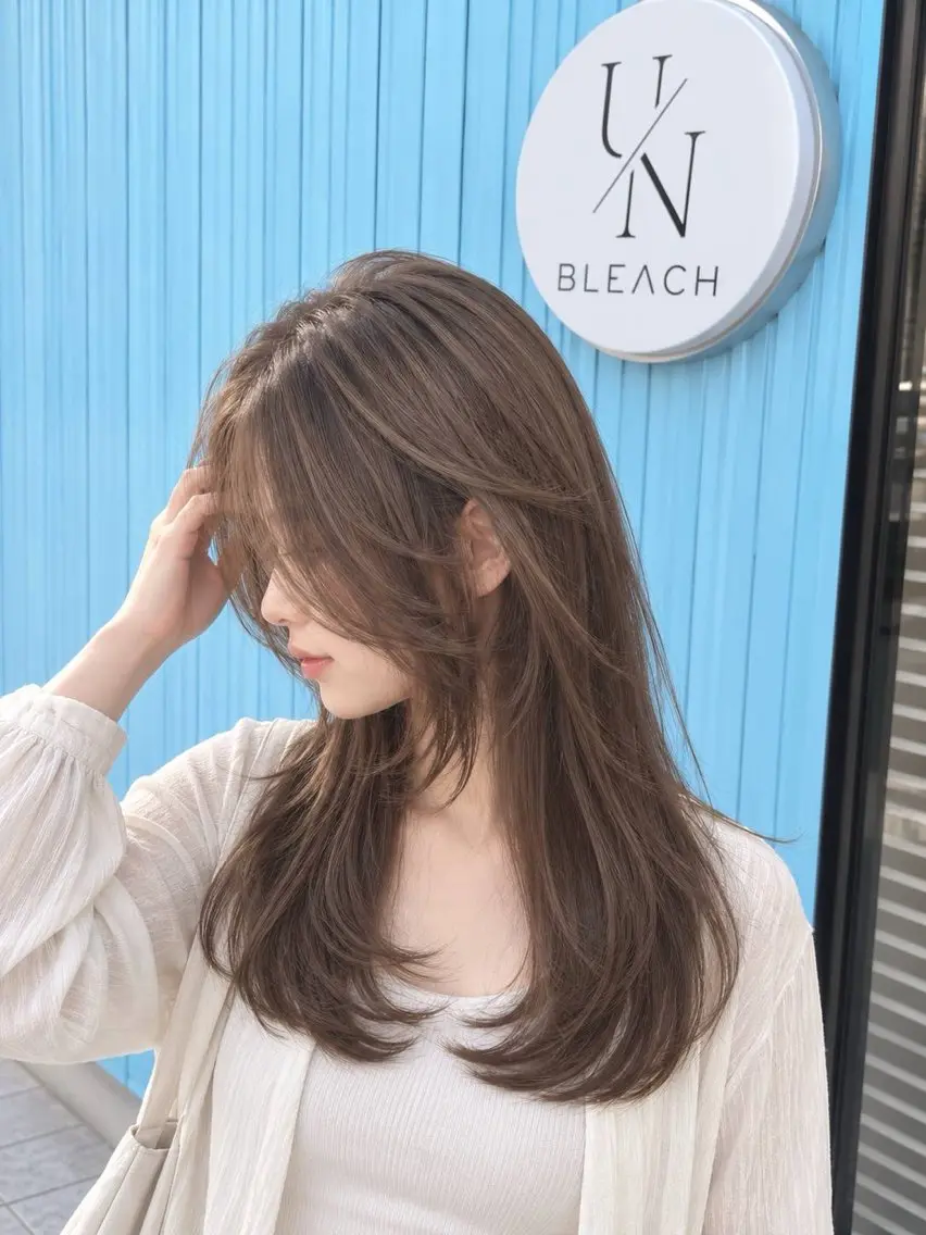 セミロング カラー カット ヘアカラー 《髪質改善 UN BLEACH》のヘアスタイル