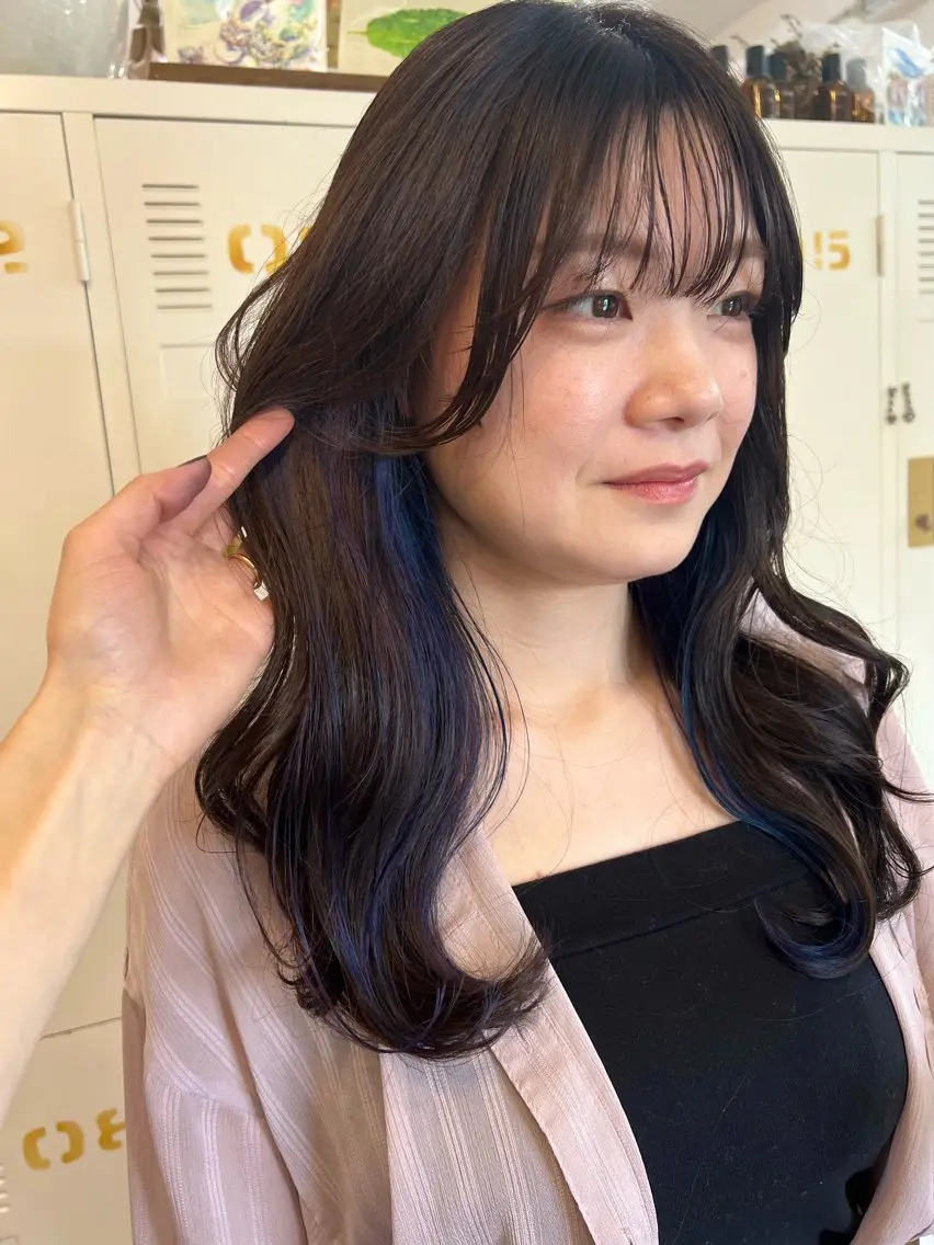 ロング カラー ブルーカラー イヤリングカラー ラベンダーカラー LOMARLIE JURIAのヘアスタイル