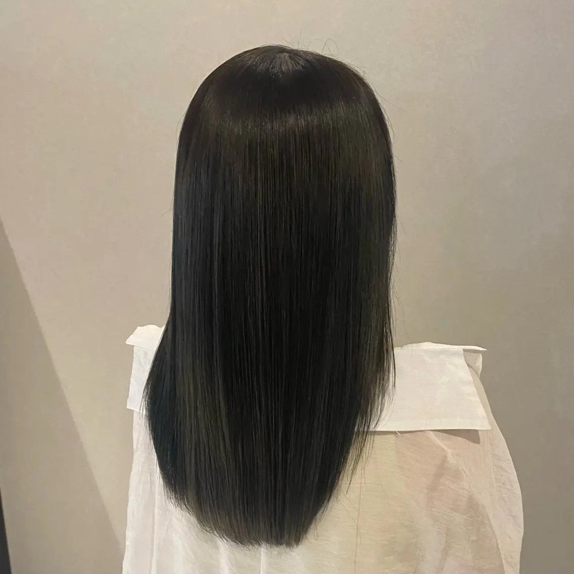 セミロング カラー アッシュ ブリーチ Forest. kanako🕊️のヘアスタイル