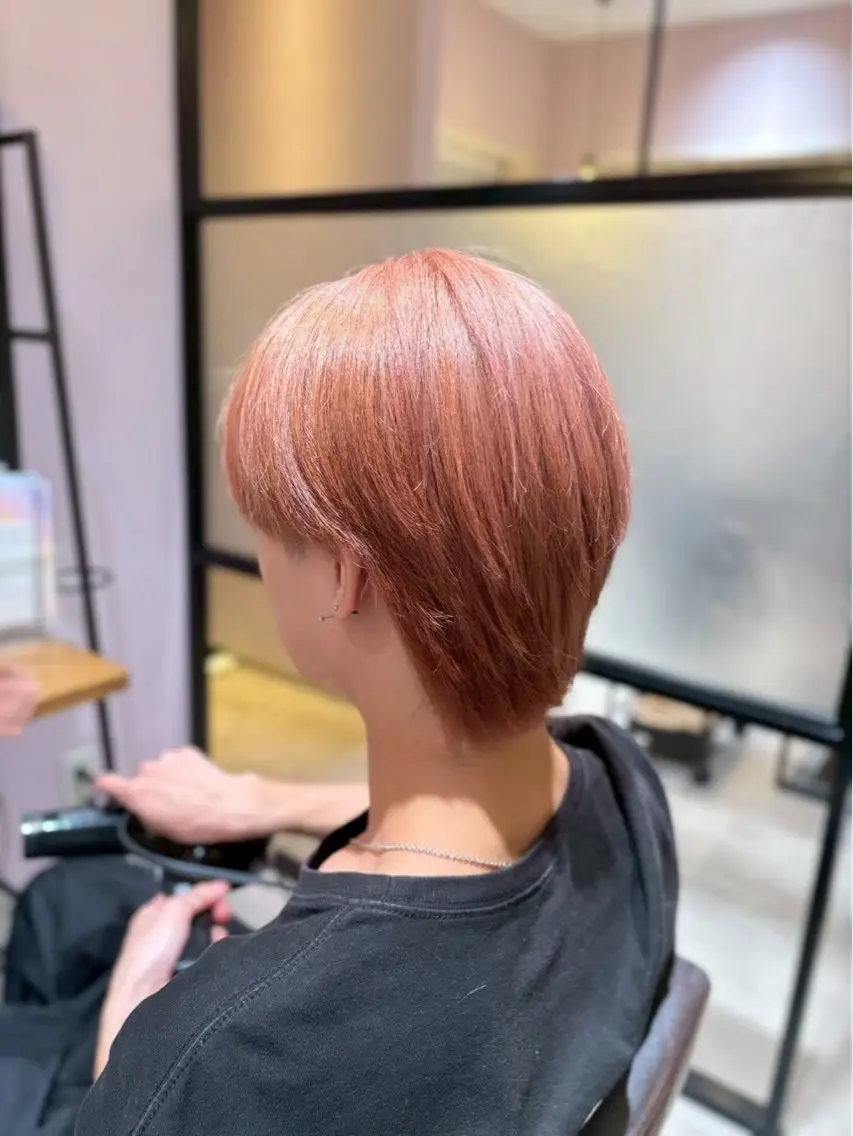 ショート ヘアカラー ブリーチ・カットモデ ル募集中🫧高口小春のヘアスタイル