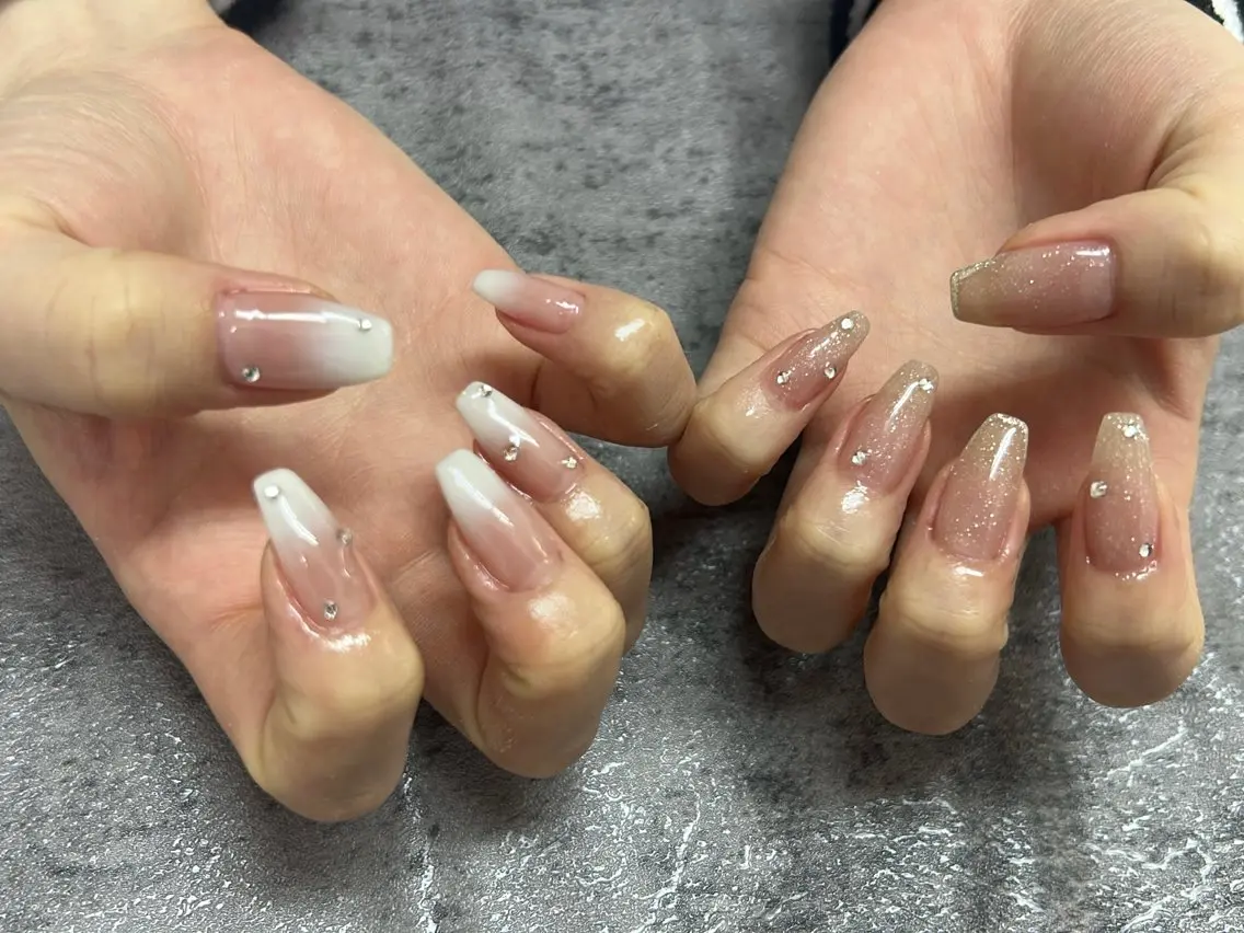 オフ込み♫Artやり放題¥9800❗️ご来店前にデザインをお送り下さい🙇♀️長さだしなどがある場合もご連絡下さい❗️の写真