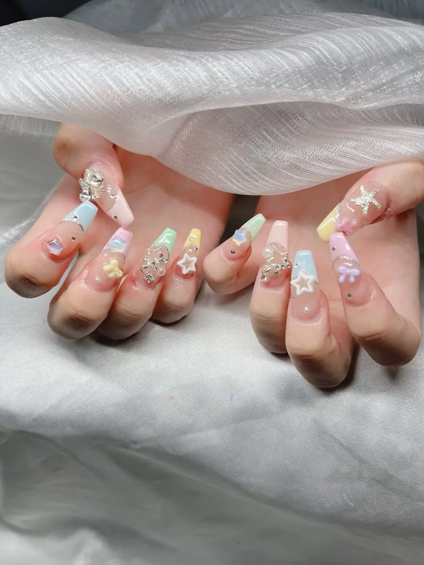 ネイル 長さ出し グラデーション 卒業式 キラキラネイル マグネットネイル ハンドネイル Lee Nailsのネイルデザイン