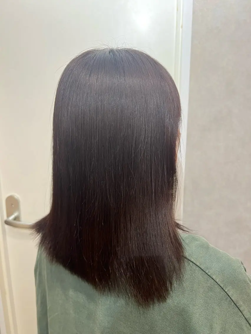 ミディアム カラー 山口 彩乃のヘアスタイル